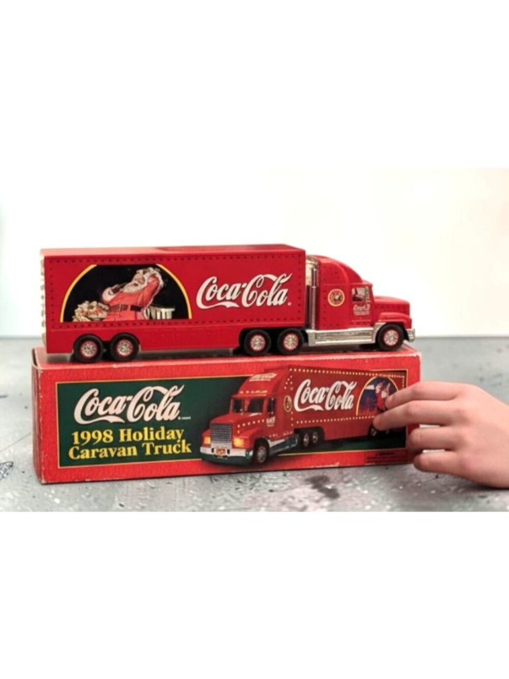 Coca-Cola 1998 Holiday Caravan Truck Collectible Die-Cast Model In Original Box